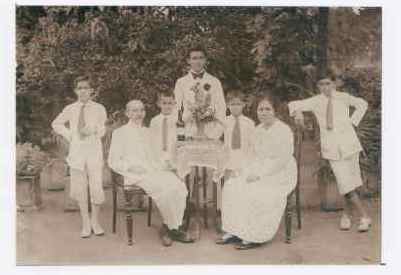 Familie Nützmann in Indonesien klein